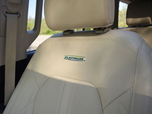 Used 2023 Ford Expedition Platinum AWD/4WD image 21