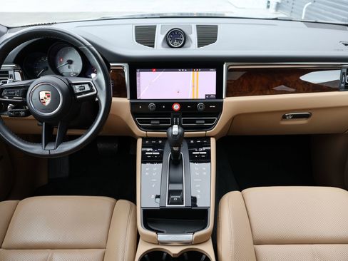 Certified 2023 Porsche Macan S image 23