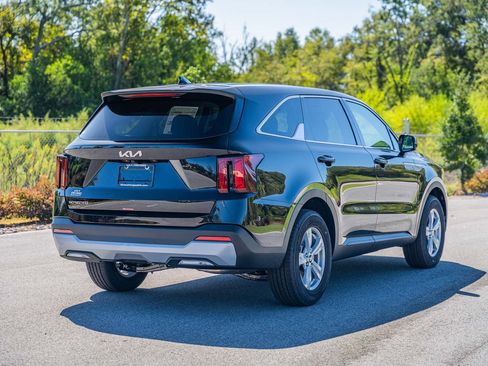 New 2026 Kia Sorento LX FWD image 4
