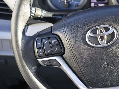 Used 2019 Toyota Sienna XLE image 24