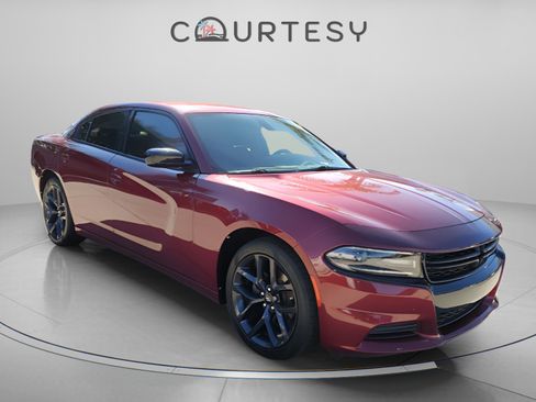 Used 2019 Dodge Charger SXT w/ Blacktop Package image 4