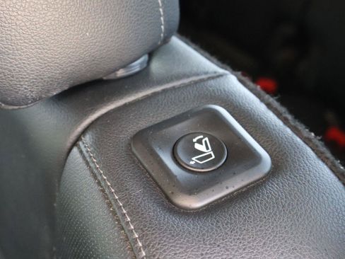 Used 2023 Kia Telluride EX w/ EX Captain's Chair Package FWD image 15
