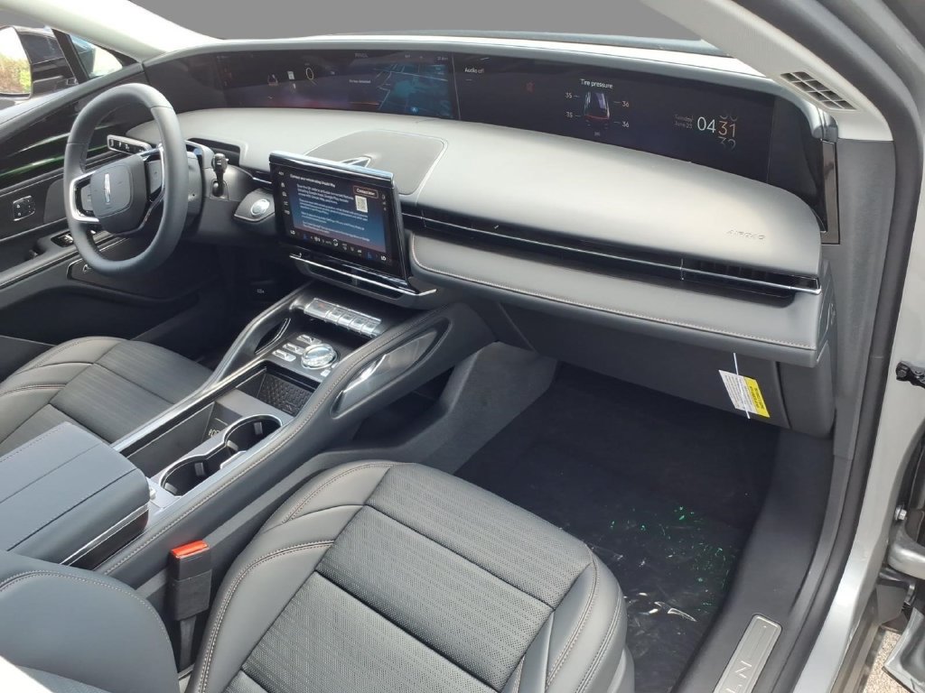 New 2026 Lincoln Nautilus Reserve w/ Jet Appearance Package AWD/4WD image 11