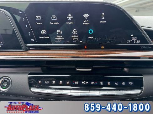 Used 2021 Cadillac Escalade ESV Premium Luxury AWD/4WD image 5