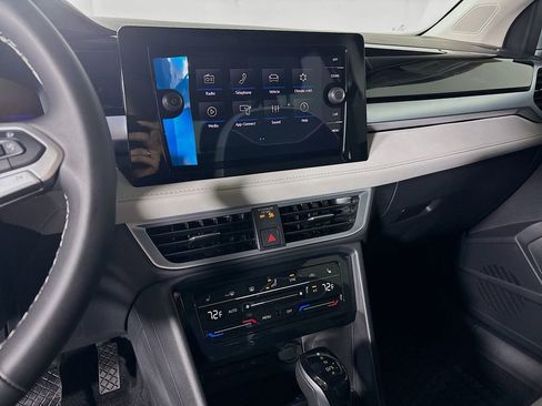 New 2025 Volkswagen Taos SE image 15