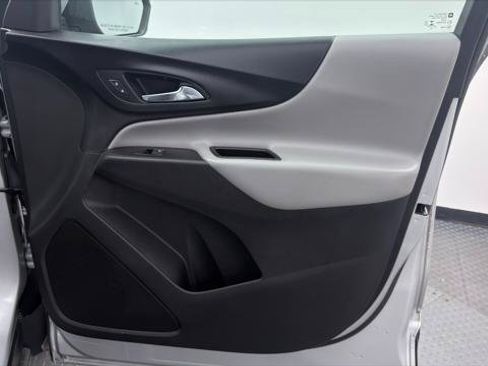 Used 2022 Chevrolet Equinox LT FWD image 24