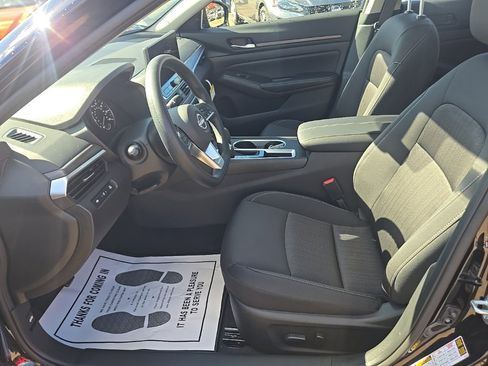 New 2025 Nissan Altima 2.5 SV image 9