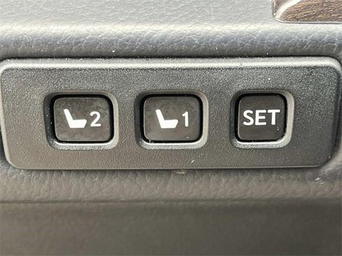 Used 2021 Lexus GX 460 Premium w/ Premium Package image 31