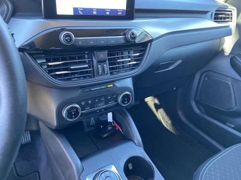 Used 2025 Ford Escape Active image 38