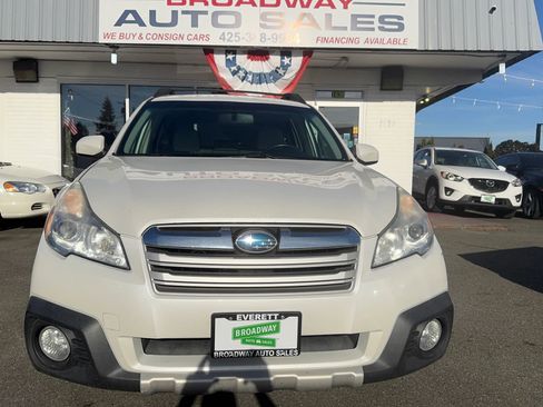 Used 2013 Subaru Outback 3.6R Limited image 2