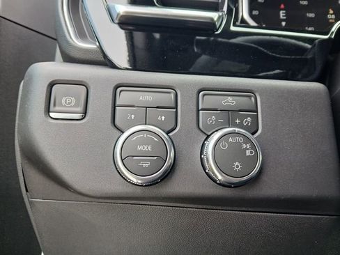 New 2026 GMC Sierra 1500 SLE w/ Preferred Package AWD/4WD image 29