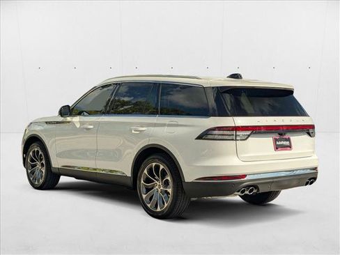 New 2025 Lincoln Aviator AWD image 7