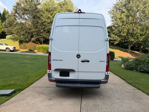 Used 2023 Mercedes-Benz Sprinter 2500 image 7