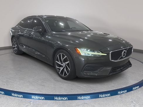 Used 2020 Volvo S60 T6 Momentum AWD/4WD image 4