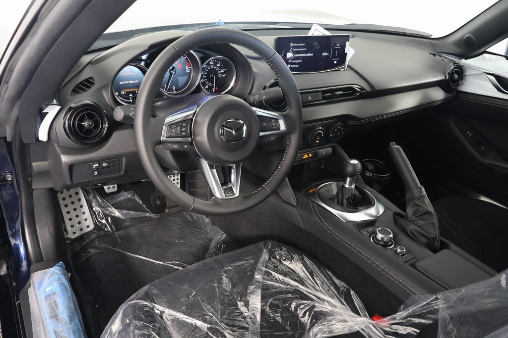 New 2026 MAZDA MX-5 Miata Club w/ Interior Package RWD image 5