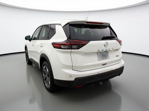 Used 2025 Nissan Rogue SV image 6