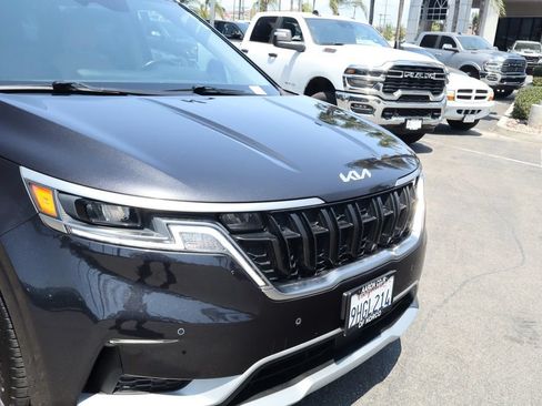 Used 2024 Kia Carnival EX FWD image 9