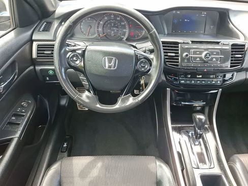 Used 2017 Honda Accord Sport image 21