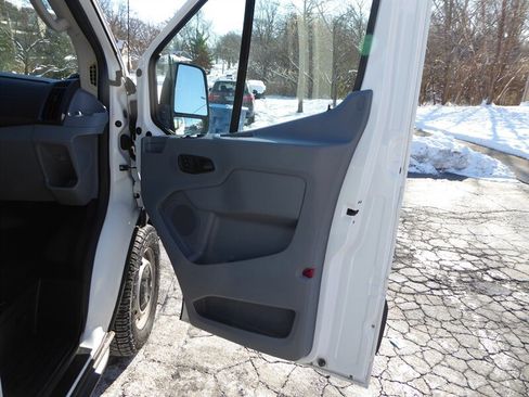 Used 2017 Chevrolet Express 2500 LT w/ LT Preferred Equipment Group image 21