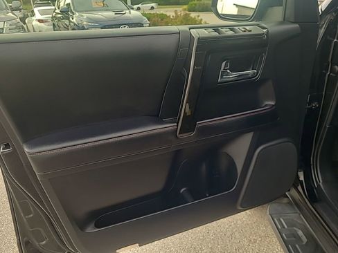 Used 2024 Toyota 4Runner TRD Off-Road Premium image 10