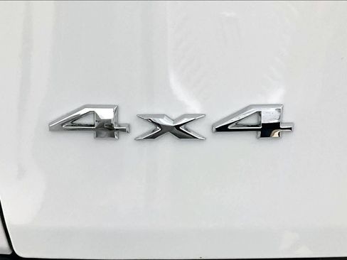 Used 2016 Jeep Cherokee Latitude w/ Comfort/Convenience Group image 9