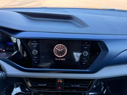 Certified 2024 Volkswagen Taos SE image 22