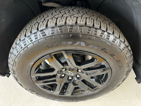 Used 2025 Chevrolet Silverado 1500 Custom w/ Turbomax Blackout Package image 7