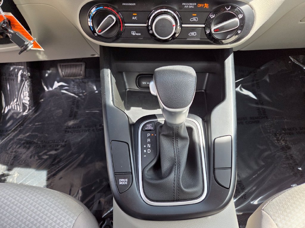 Used 2025 Kia Soul LX w/ LX Technology Package FWD image 31