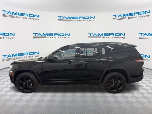 Used 2023 Jeep Grand Cherokee L Laredo RWD image 2