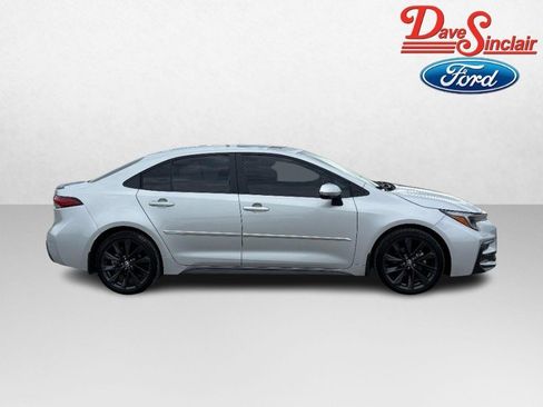 Used 2024 Toyota Corolla XSE FWD image 5
