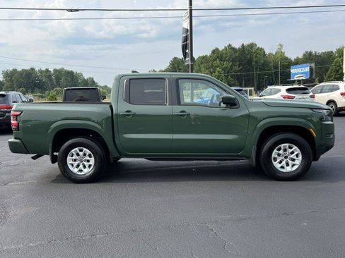 Used 2024 Nissan Frontier SV w/ Technology Package AWD/4WD image 10