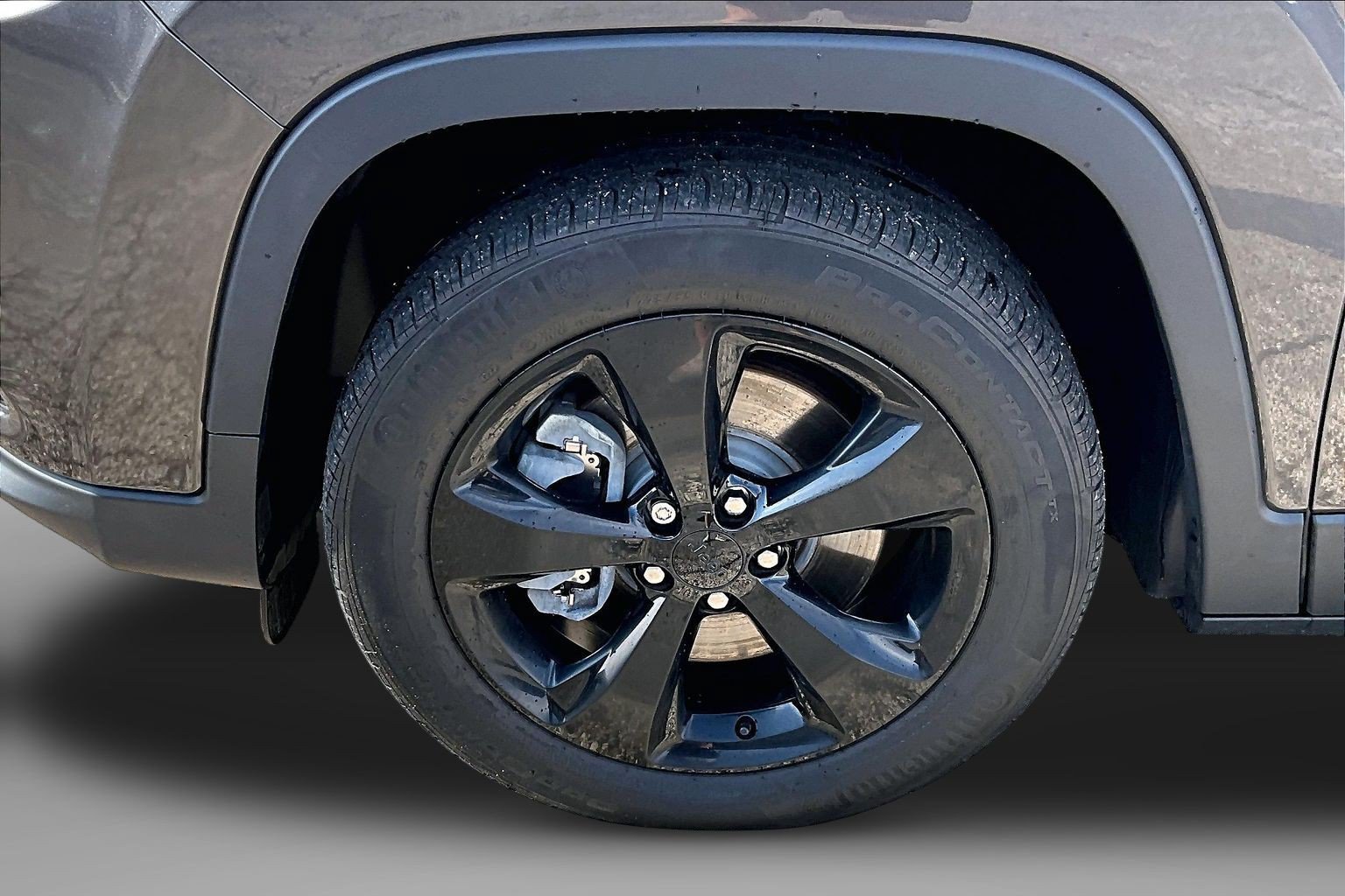 Used 2019 Jeep Cherokee Latitude Plus FWD image 9
