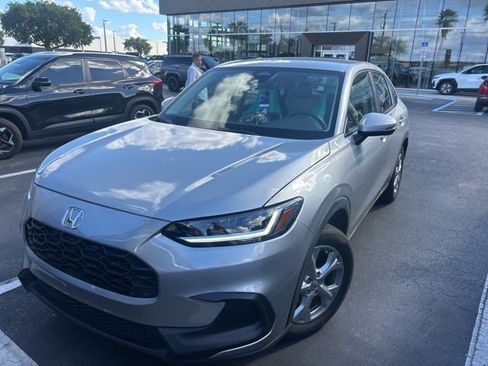 Used 2024 Honda HR-V LX image 3