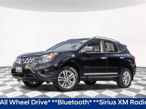 Used 2015 Nissan Rogue S w/ Convenience Package AWD/4WD image 2