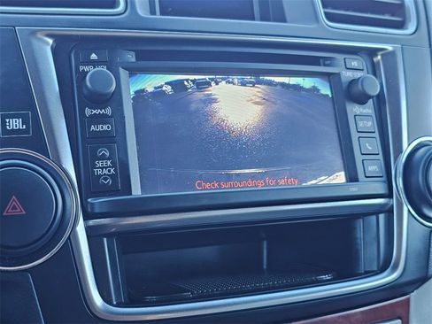 Used 2013 Toyota Highlander Limited image 26