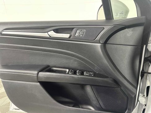 Used 2019 Ford Fusion Titanium image 27