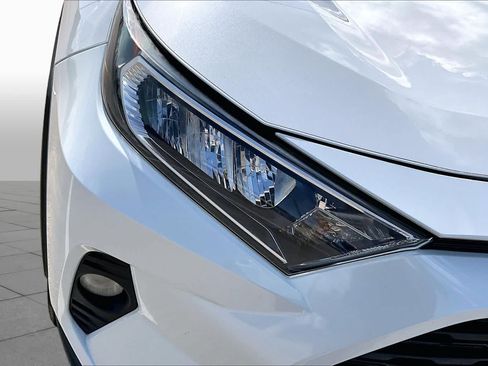 Used 2021 Toyota RAV4 XLE Premium FWD image 28