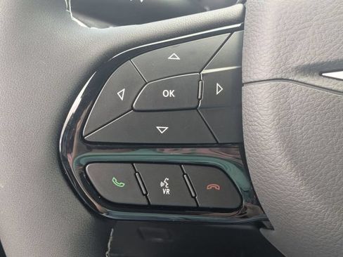 New 2027 Chrysler Pacifica Limited FWD image 17