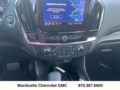 Used 2023 Chevrolet Traverse LT w/ LT Premium Package image 16