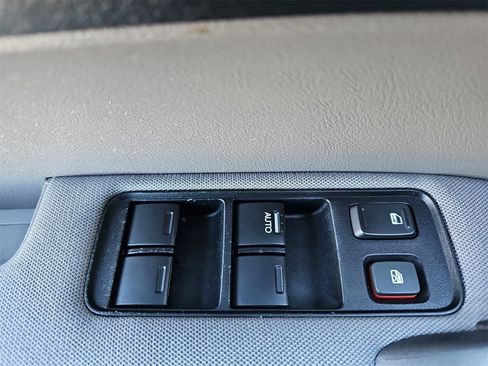 Used 2010 Honda CR-V LX image 25