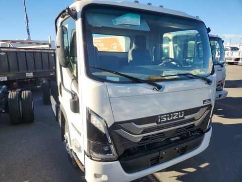 New 2025 Isuzu NPR HD RWD image 6