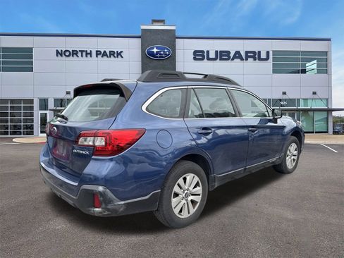 Used 2019 Subaru Outback 2.5i image 3
