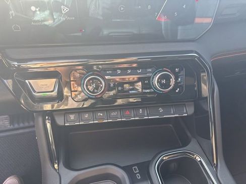 Used 2024 GMC Sierra 2500 AT4 w/ AT4 Premium Plus Package image 18