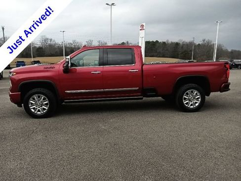 Used 2024 Chevrolet Silverado 2500 High Country w/ High Country Premium Package AWD/4WD image 6