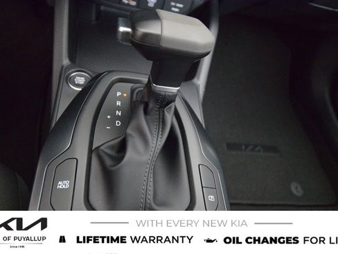 New 2025 Kia K4 LXS image 24