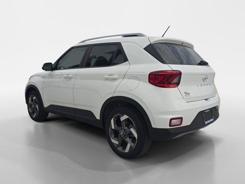 New 2026 Hyundai Venue SEL FWD image 5