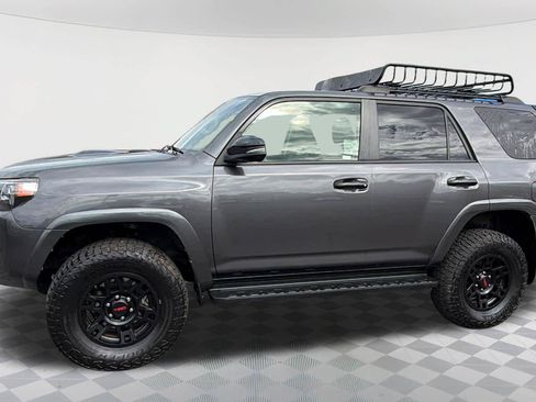 Used 2021 Toyota 4Runner Venture w/ Moonroof Package AWD/4WD image 8