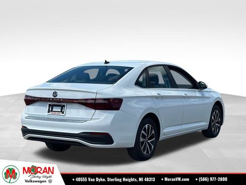 Used 2026 Volkswagen Jetta SE FWD image 4