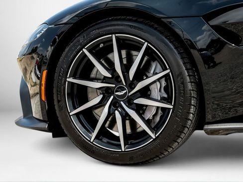Used 2020 Aston Martin V8 Vantage Coupe RWD image 49