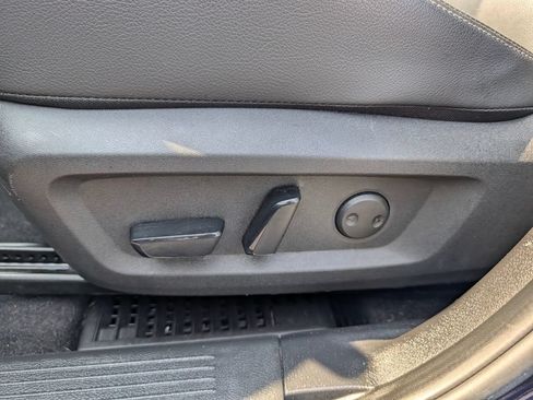 Used 2024 Nissan Rogue SL AWD/4WD image 20